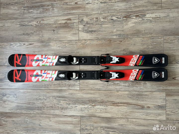 Горнолыжные ботинки и лыжи