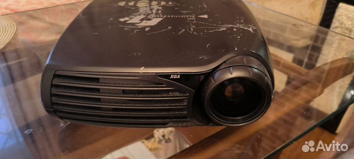 Проектор Projectiondesign F1+