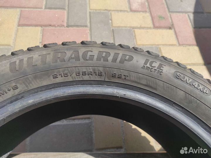 Goodyear UltraGrip Ice Arctic SUV 215/55 R18 99T