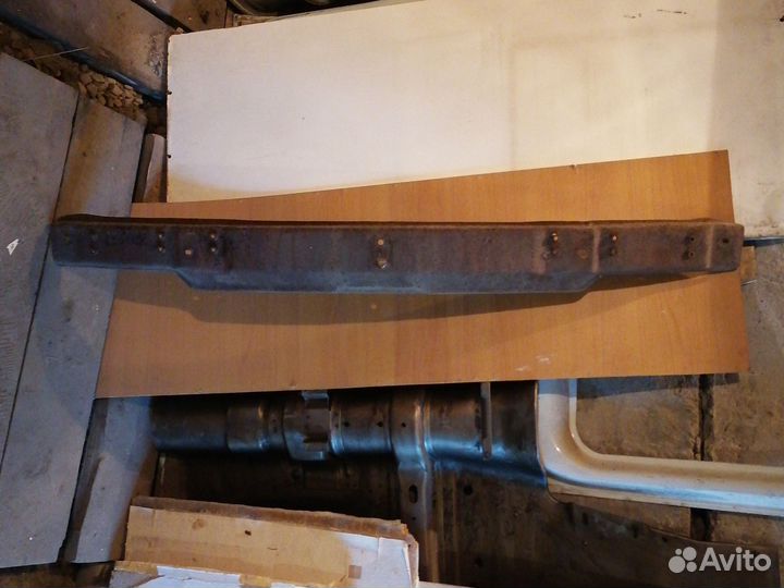 Усилитель бампера