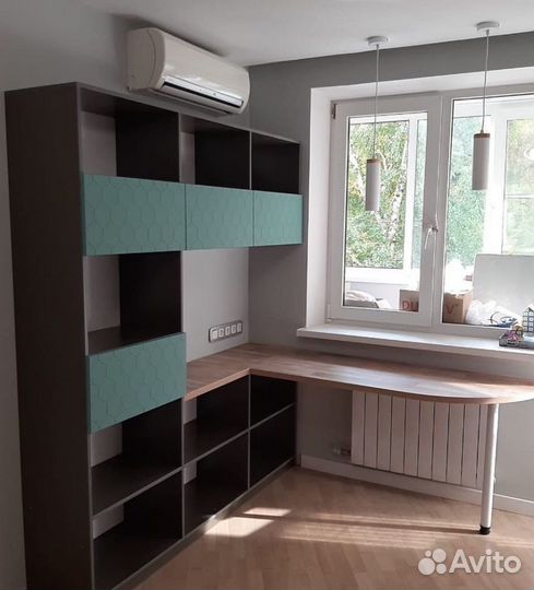 Рабочая зона у окна