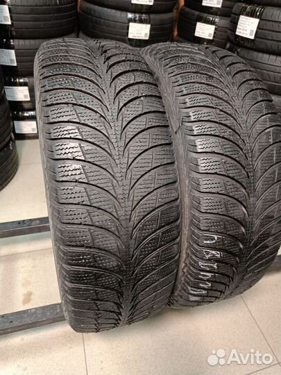 Goodyear UltraGrip Ice 215/65 R16 98T