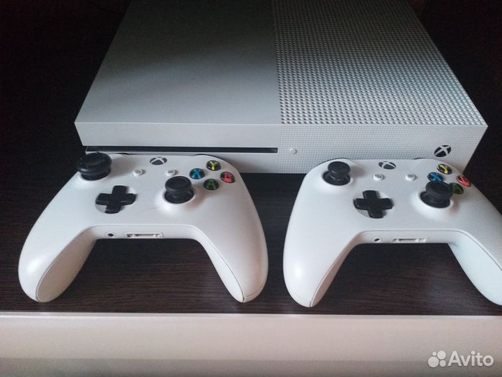 Игровая консоль xbox One s