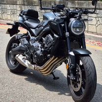 Honda CB650R Black Edition