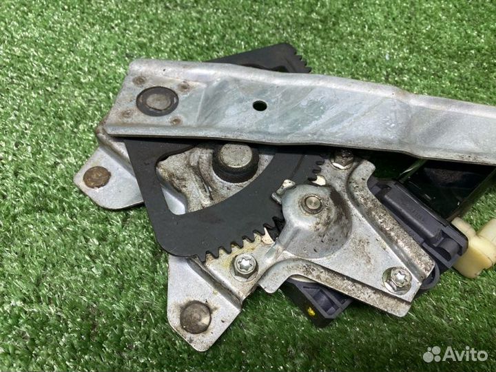 Стеклоподъемник задний левый Kia Picanto 1 1.1