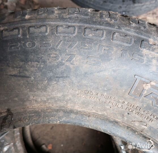 Kumho Road Venture AT 205/75 R15 97S