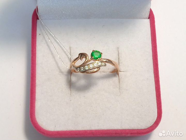 Кольцо с камнями золотое