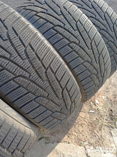 Kumho I'Zen KW31 205/65 R16