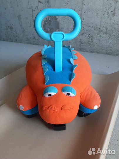 Игрушка каталка с ручкой для детей
