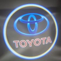 Лазерная проекция в двери Toyota. 2 плафона