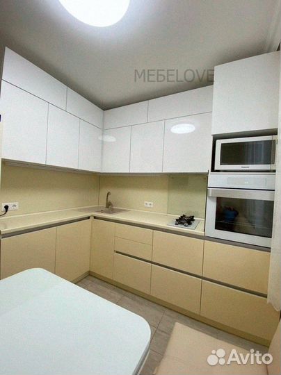 Кухонные гарнитуры на заказ с техникой