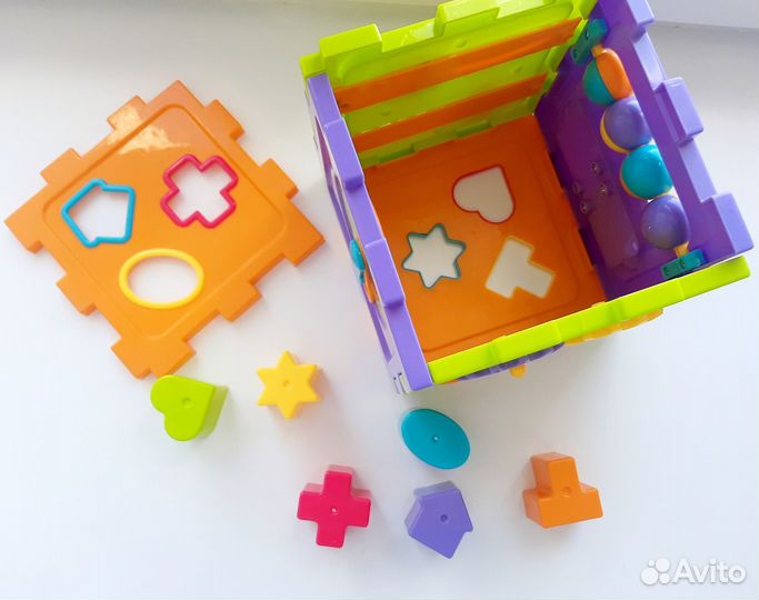 Игрушки погремушки. Бизиборд. Развивающий куб