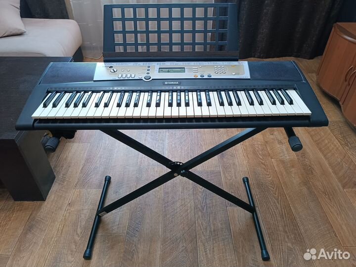 Синтезатор yamaha psr r200