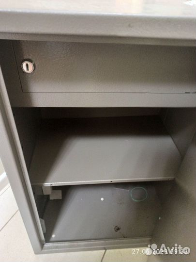 Сейф металлический