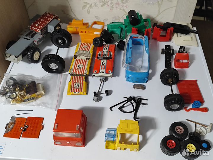 Запчасти к игрушкам моделям машинкам ГДР СССР