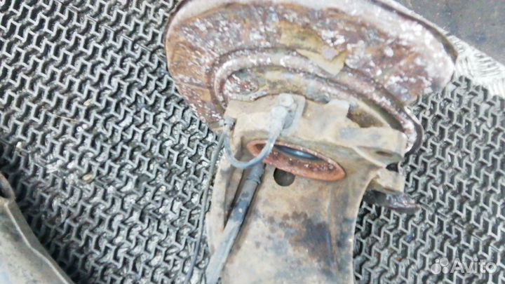 Ступица задняя правая Mercedes W639 3-9 дней