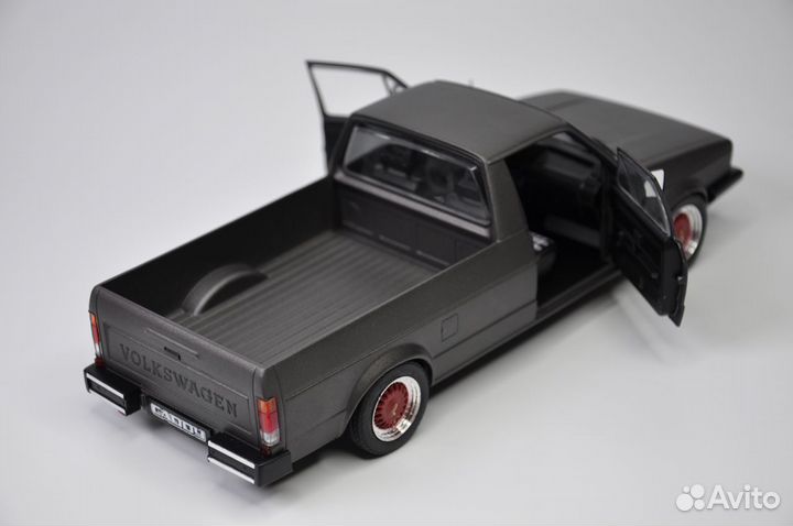 Volkswagen Caddy MK1 Custom II (1982) 1:18 Solido