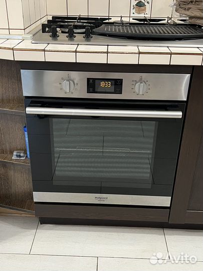 Электрический духовой шкаф Hotpoint- Ariston