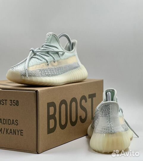 Кросовки женские Adidas Yeezy Boost 350