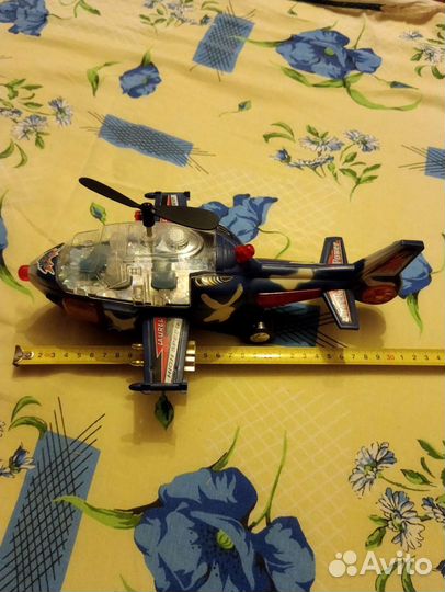 Вертолет со звуком двигающийся