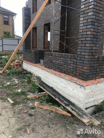 Бригада строителей