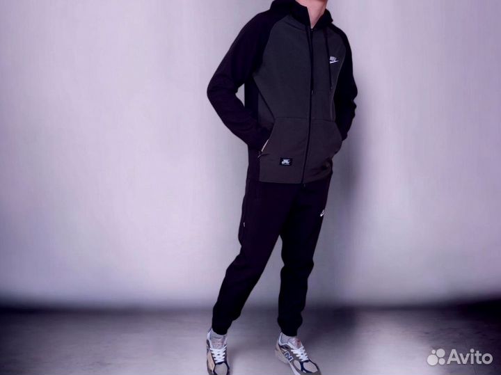 Спортивные костюмы Nike легкий