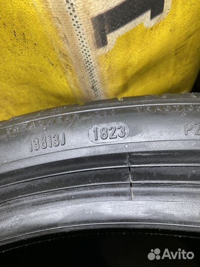 Pirelli P Zero PZ4 255/35 R21 и 285/30 R21 98Y