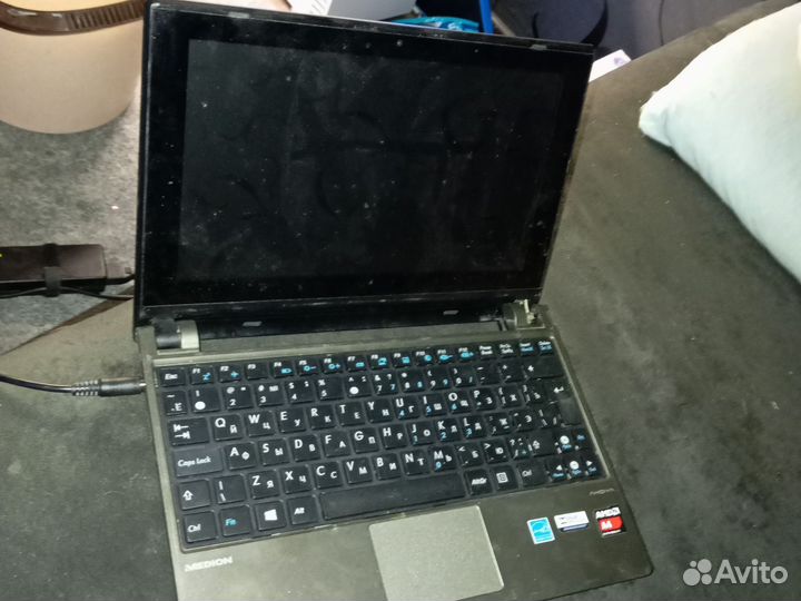 Medion akoya E1318T