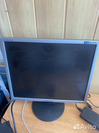 Монитор samsung 19 дюймов 943n