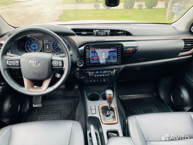 Toyota Hilux 2.8 AT, 2018, 74 000 км