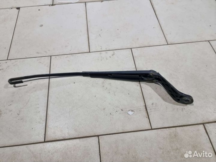 Поводок дворников правый Форд Гелакси