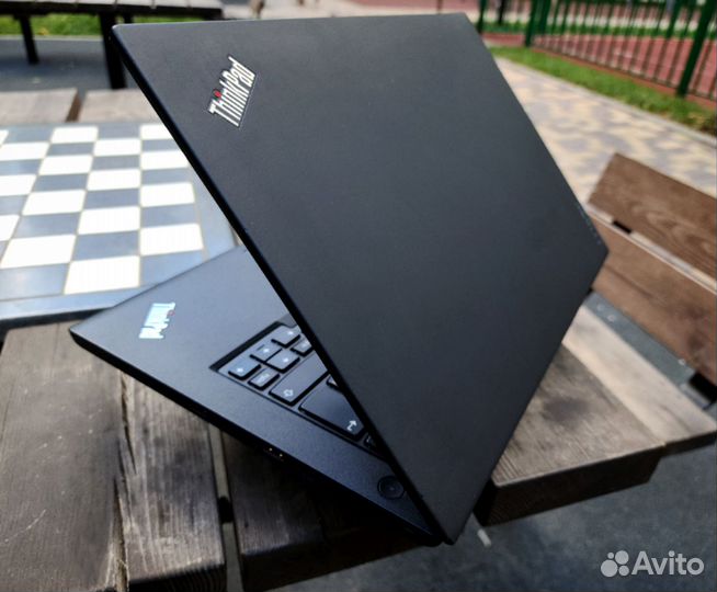 Thinkpad Ryzen 3 PRO 4 ядра IPS