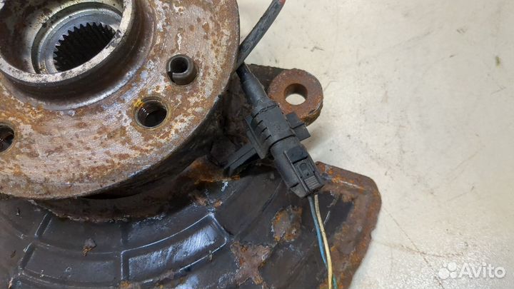 Ступица (кулак, цапфа) правая задняя Mercedes ML W163, 2004