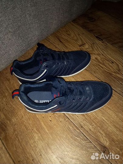 Кроссовки для мальчика новые
