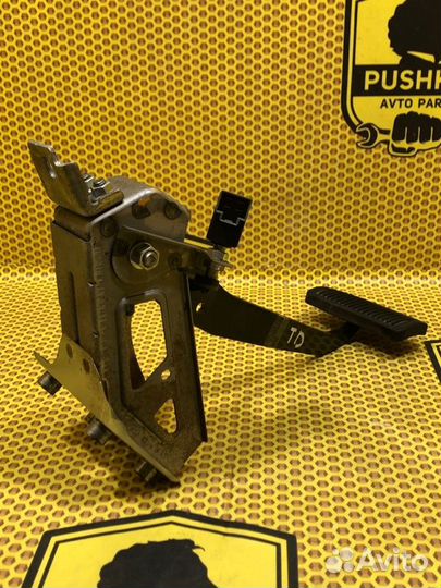 Педаль тормоза Kia Cerato TD G4FC 2011