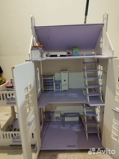 Большой кукольный домик деревянный