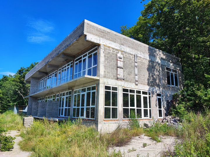 Дом 590,9 м² на участке 6,7 сот.