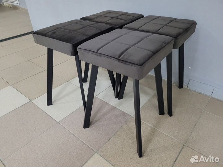 Б-6 Табурет мягкий Новый на металлических ножках
