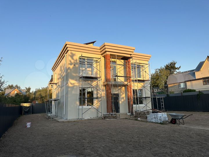 Дом 200 м² на участке 7 сот.