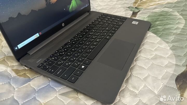 Ноутбук HP на Core i3