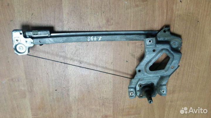 Стеклоподъемник задний правый левый Audi 80