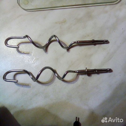 Запчасти блендера Bosch. Наcaдки - кpючки