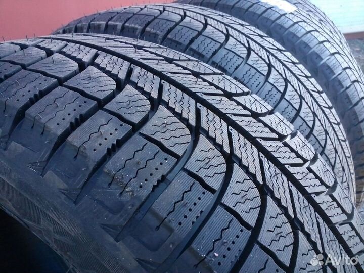 Michelin X-Ice Snow 215/50 R17 95H