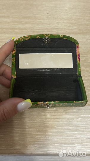 Футляр для помады