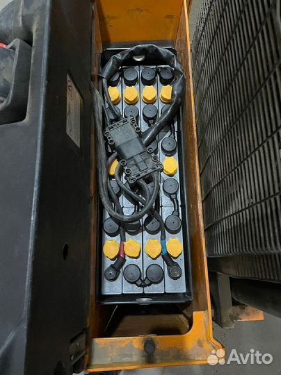 Тяговый аккумулятор для складской техники от производителя