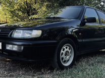 Volkswagen Passat 1.6 MT, 1994, 300 000 км, с пробегом, цена 230 000 руб.