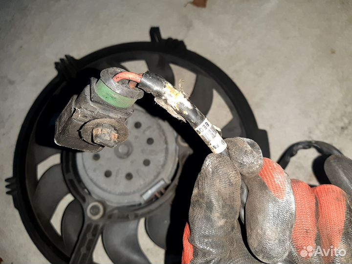 Вентилятор радиатора кондиционера Audi A4 Avant B7