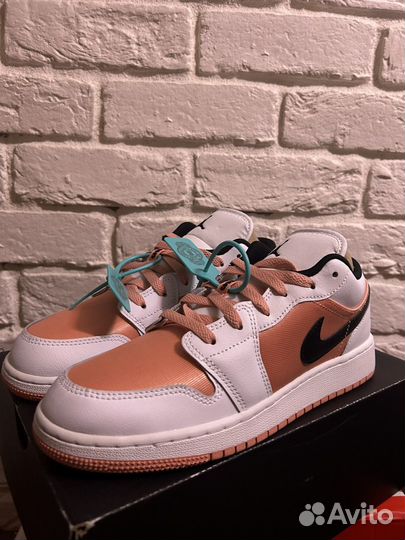 Air Jordan 1 Low Light Madder Root 39 оригинал