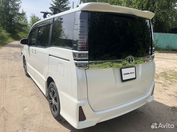 Toyota Voxy 2.0 CVT, 2018, 42 000 км