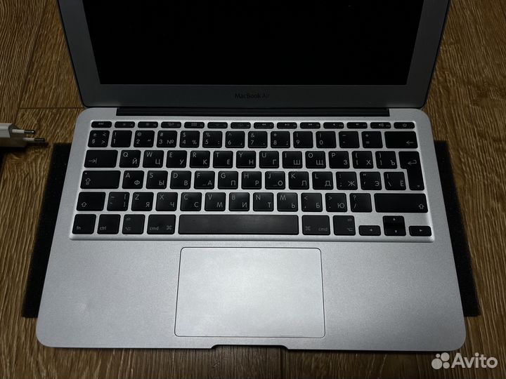 Apple MacBook Air 11 2011